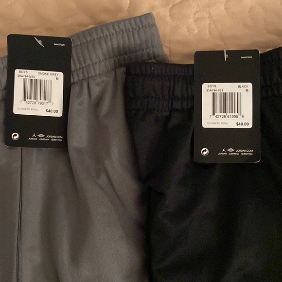 2 Jordan youth sz med joggers - Picture 4 of 4
